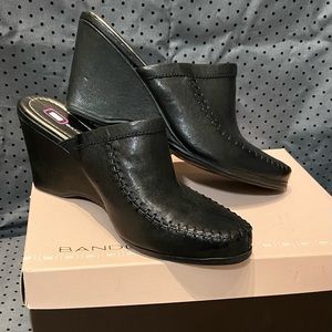 Bandolino slip on wedge leather shoes